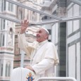 di Claudio Molinelli –Foto di Edoardo Abruzzese - Una tiepida giornata di sole ha accompagnato la visita di Papa Francesco...