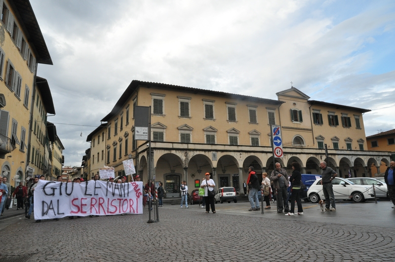 La comunità di Figline in piazza a difesa del suo ospedale