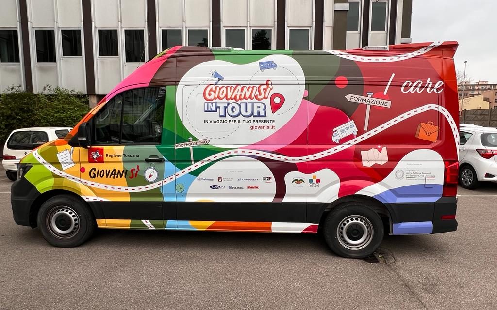 Giovanisì in tour: viaggio in camper nelle scuole toscane