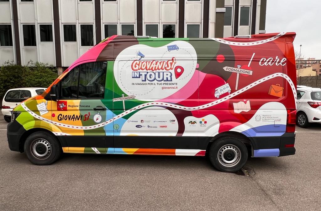 GiovanisƬ in tour: viaggio in camper nelle scuole toscane